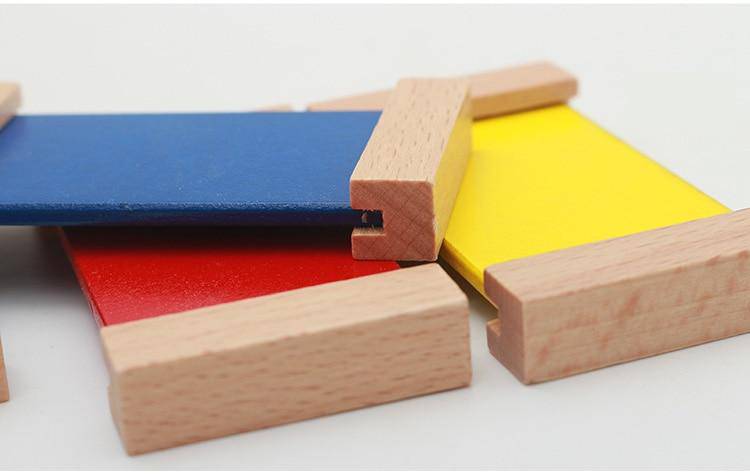 Tablettenbox aus farbigem Holzmaterial