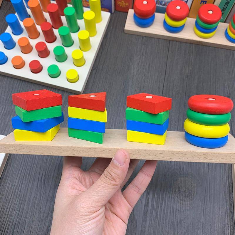Set mit 8 hölzernen Montessori-Pädagogik-Puzzlespielzeugen mit geometrischer Form