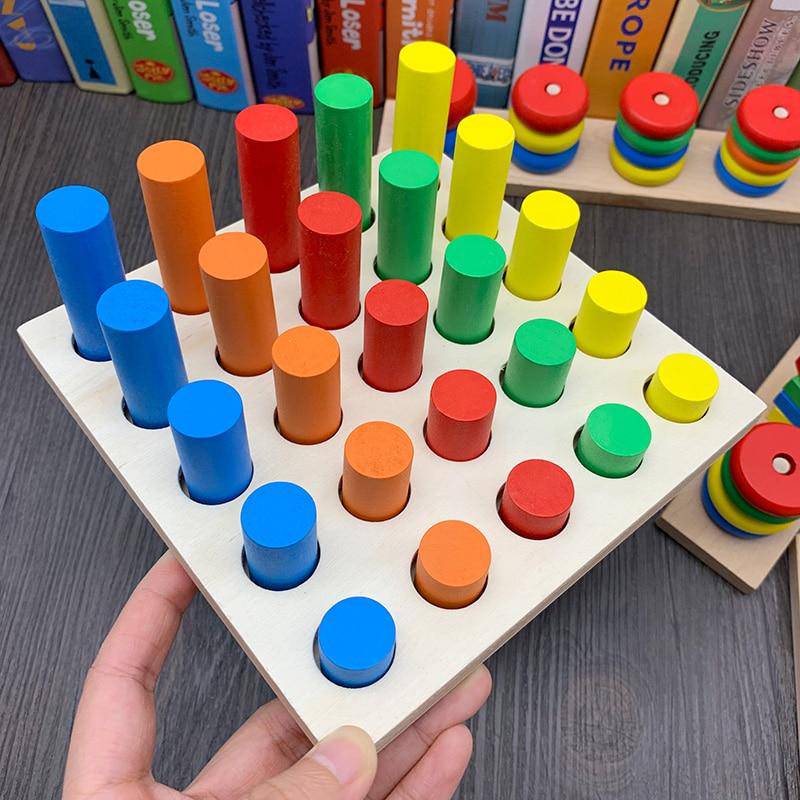 Set mit 8 hölzernen Montessori-Pädagogik-Puzzlespielzeugen mit geometrischer Form