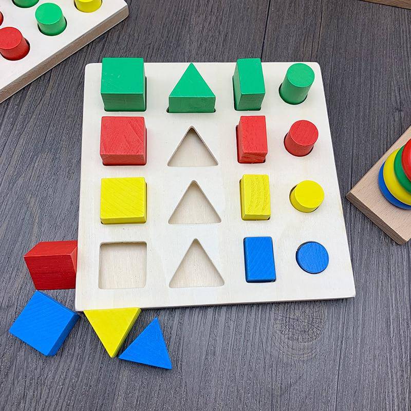Set mit 8 hölzernen Montessori-Pädagogik-Puzzlespielzeugen mit geometrischer Form