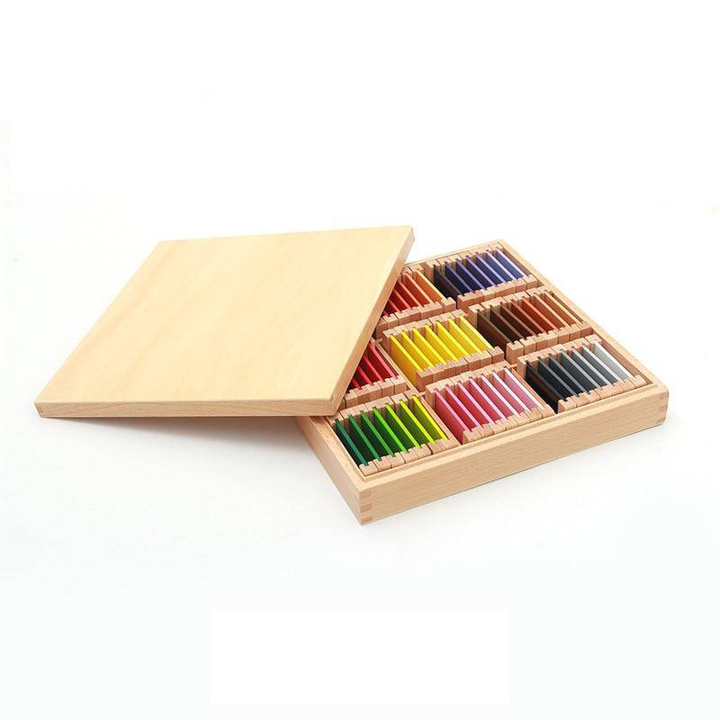 Tablettenbox aus farbigem Holzmaterial